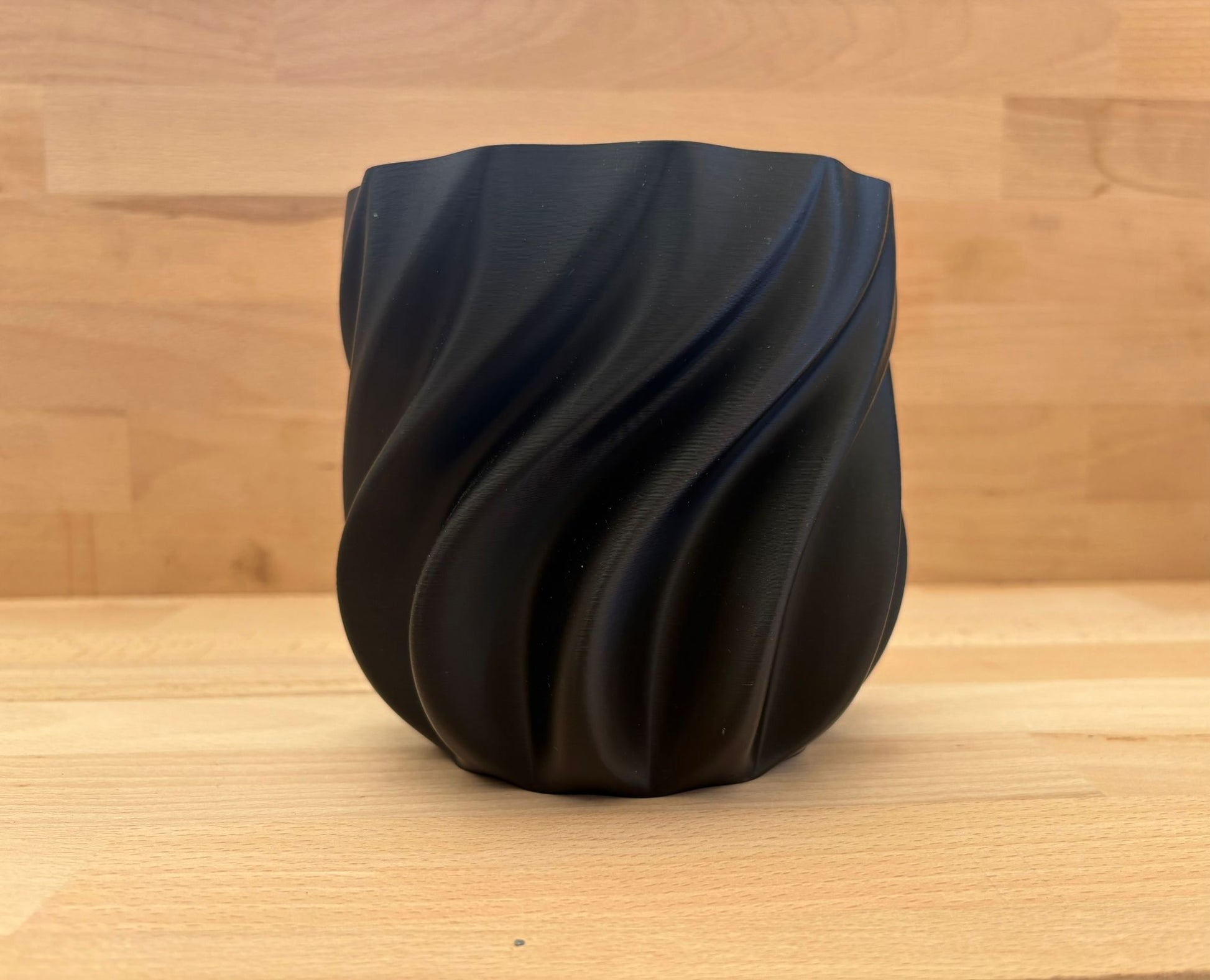 Vaso per piante, cilindrico con motivo a curve lisce